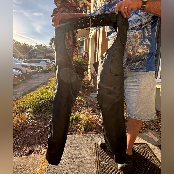 🏍️ Men’s Unik International Deep Pocket Leather Chaps Sz XL - Picture 3 of 10